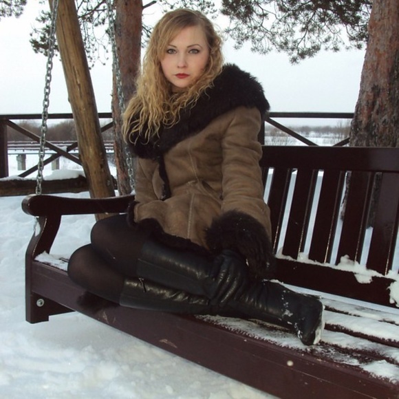 Meet your Posher, Ashley - Picture 1 of 2